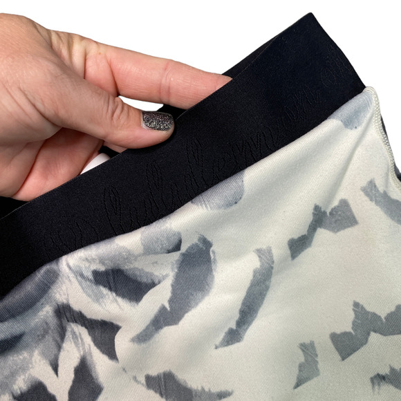 LULULEMON Womens Size 6 Wunder Under Pant SE Dance Crops Pretty Plum Angel Wing - Picture 4 of 8